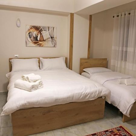 Modern Marvel Apartment Krujë 외부 사진